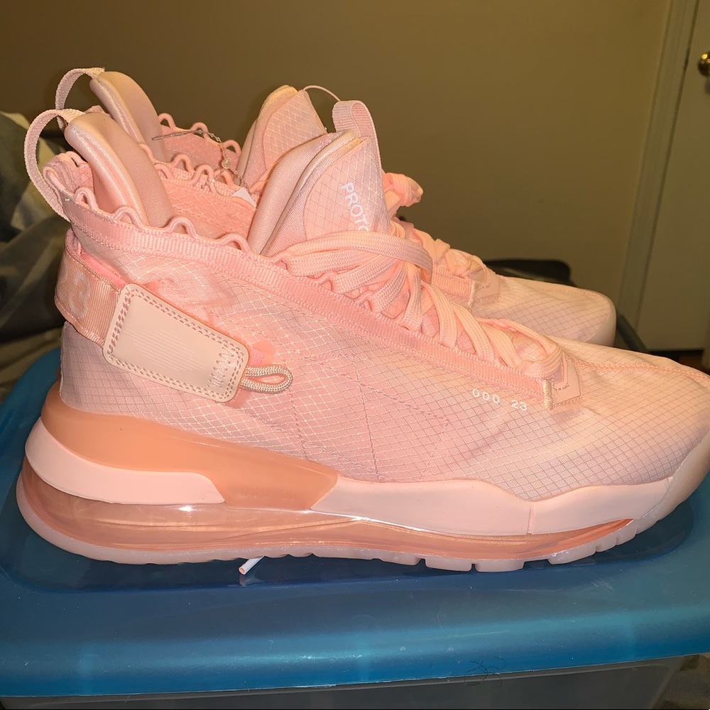 Nike Proto Max 720 "Crimson Tint" - Picture 3 of 6